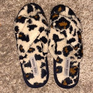 Steve madden slippers size 9